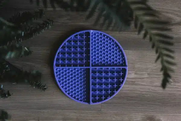 Wild n Fresh Treats Grub mat Violets are Blue